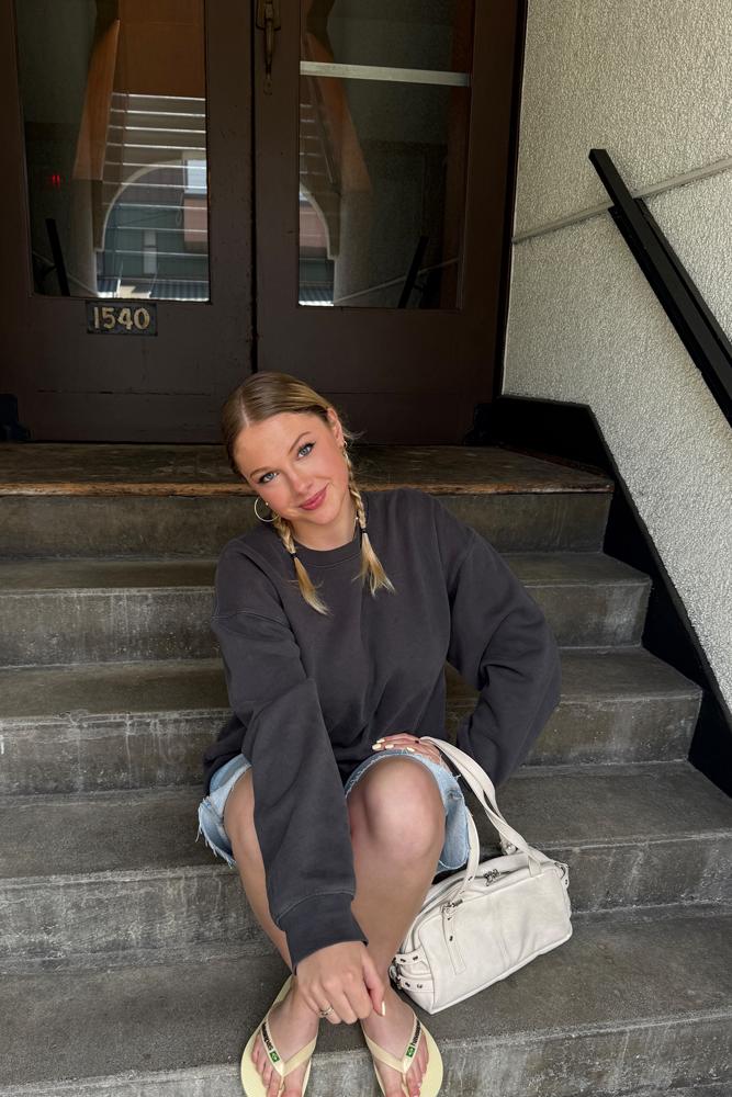 EmmaEnglund's fit featuring Aritzia, Havaianas, H&M | [object Object], [object Object], [object Object], [object Object]