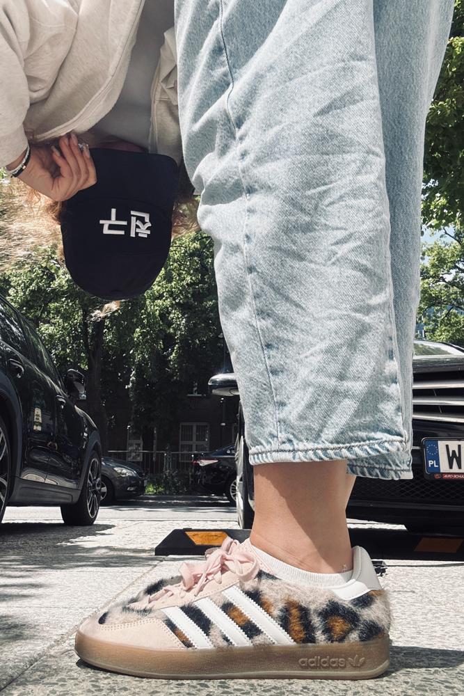 Misspoirot's fit featuring Adidas