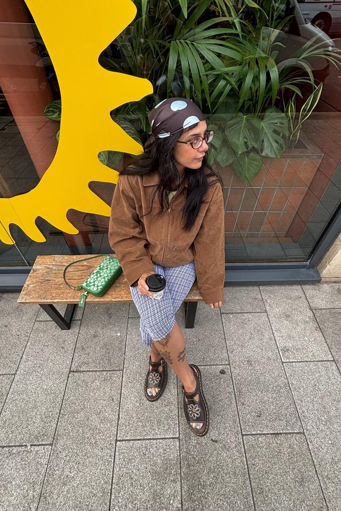 Chrisptine's fit featuring Urban Outfitters, Pull&Bear, Dr. Martens, Coach
