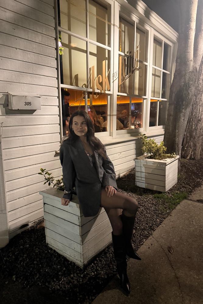 Sydneyjclarke's fit featuring Aritzia, Steve Madden