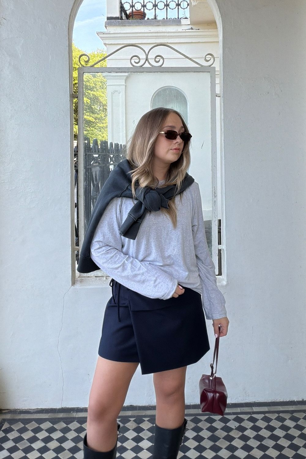Post featuring SKIMS Long Sleeve T-Shirt | Grey | 4XL | Cotton Rib