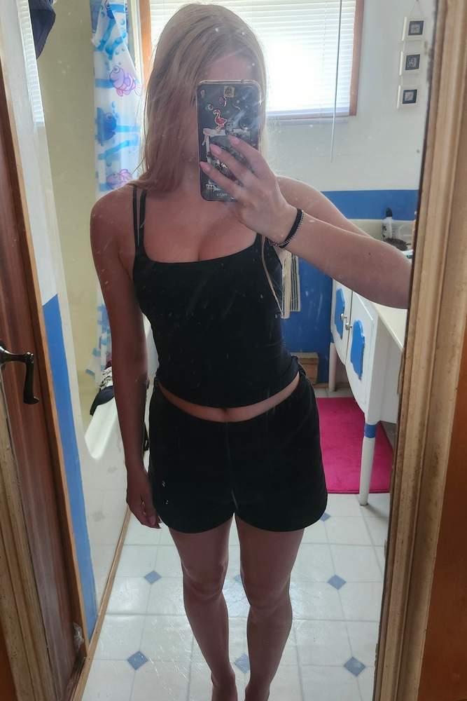ryleeandreese's fit featuring Urban Planet, Aritzia, Lululemon