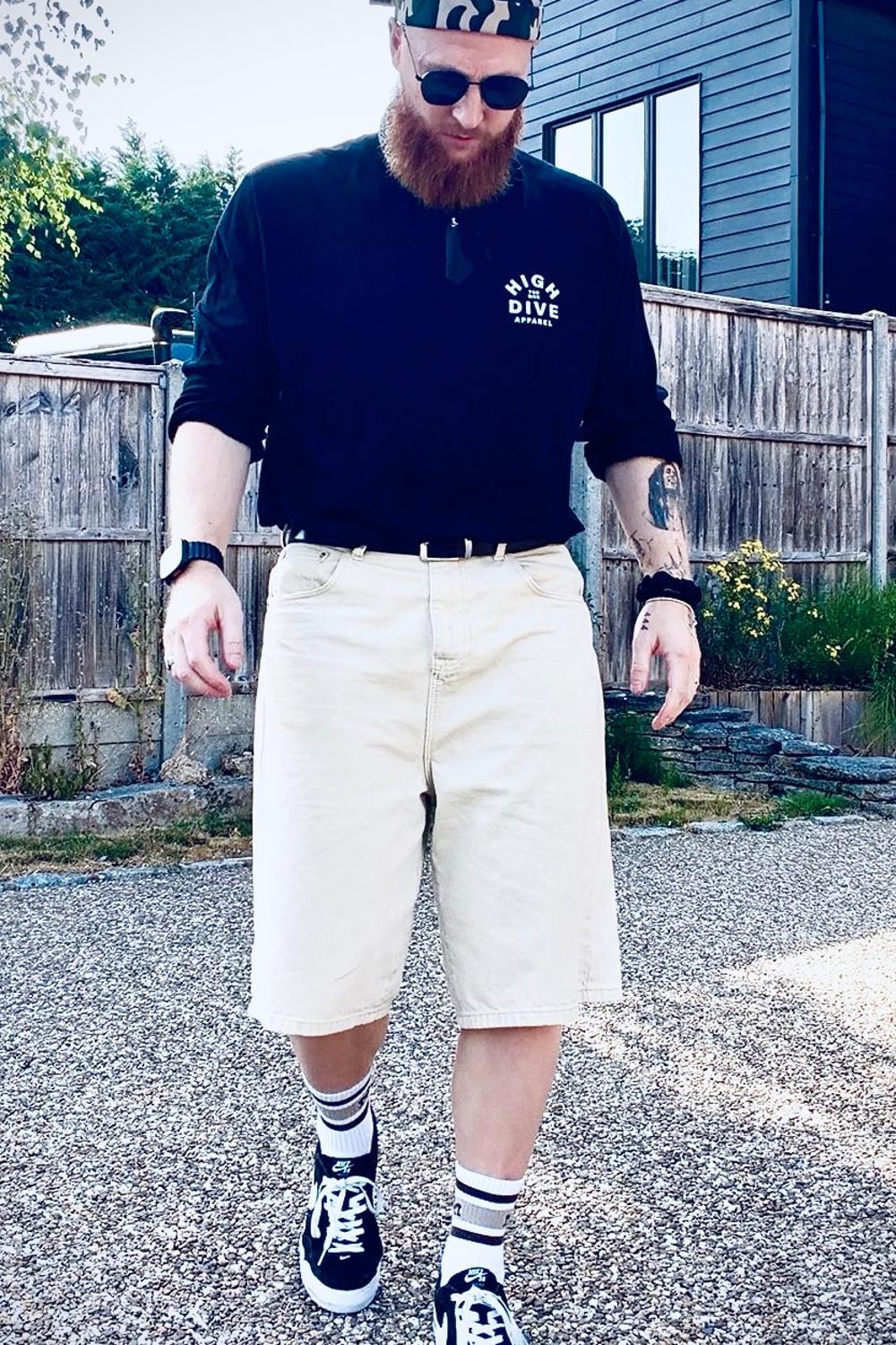 Post featuring ASOS DESIGN loose denim jorts in ecru-Neutral