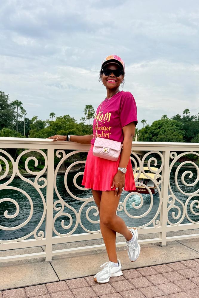 ToniTonyTone's fit featuring Lululemon, New Balance, Ray-Ban, Chanel