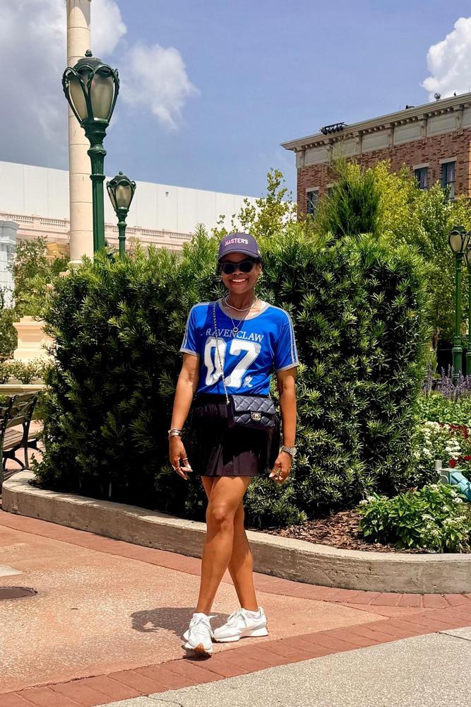 ToniTonyTone's fit featuring Lululemon, New Balance, Chanel