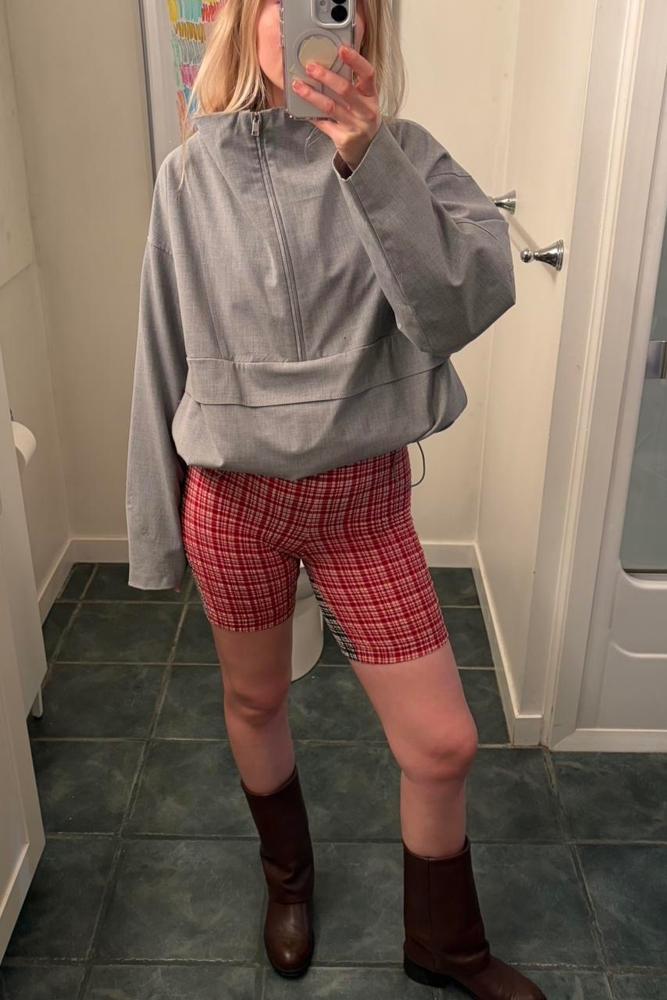 neatons's fit featuring , 